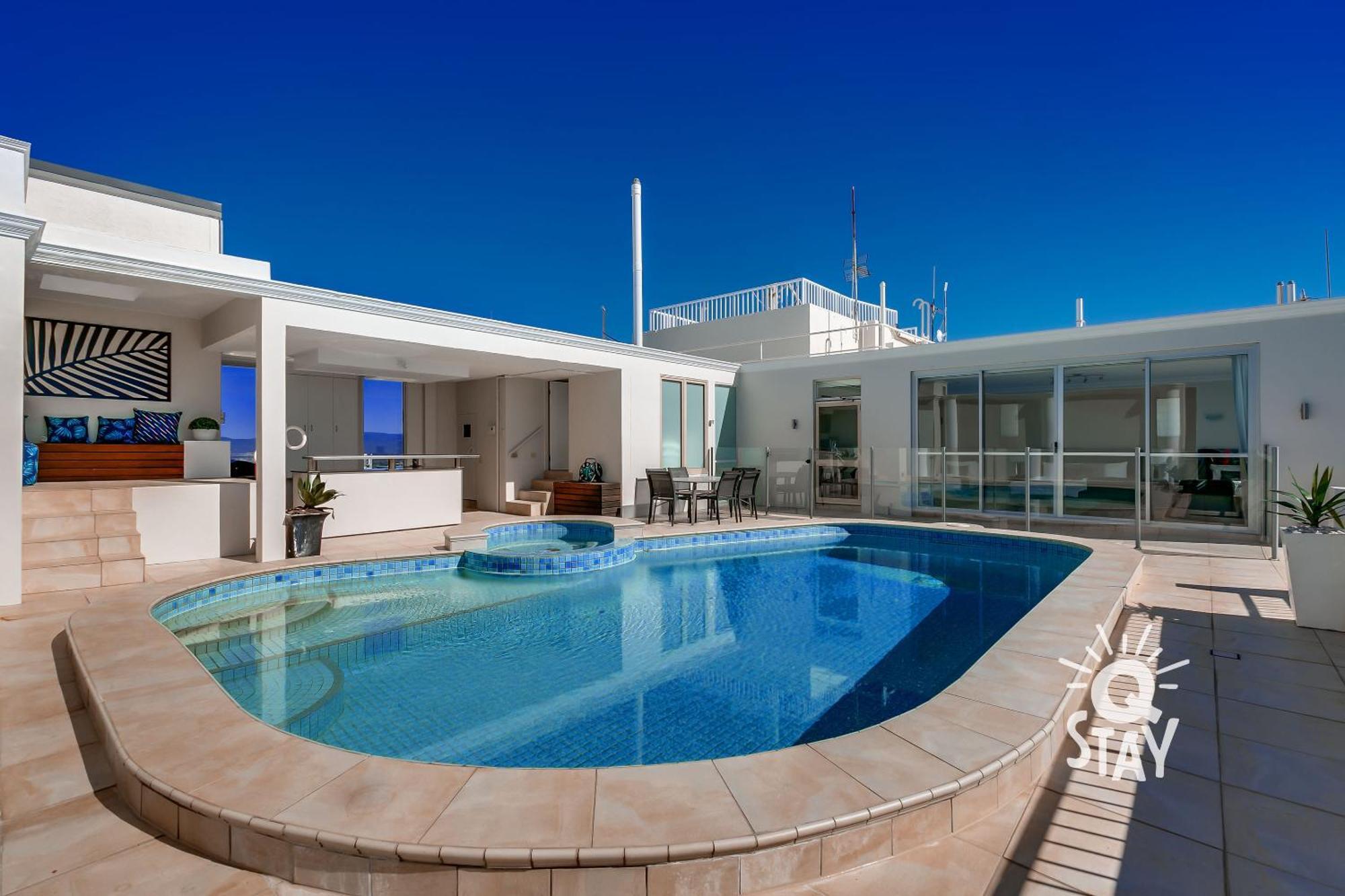 3 Bedroom Penthouse With Private Pool - Q Apartment *