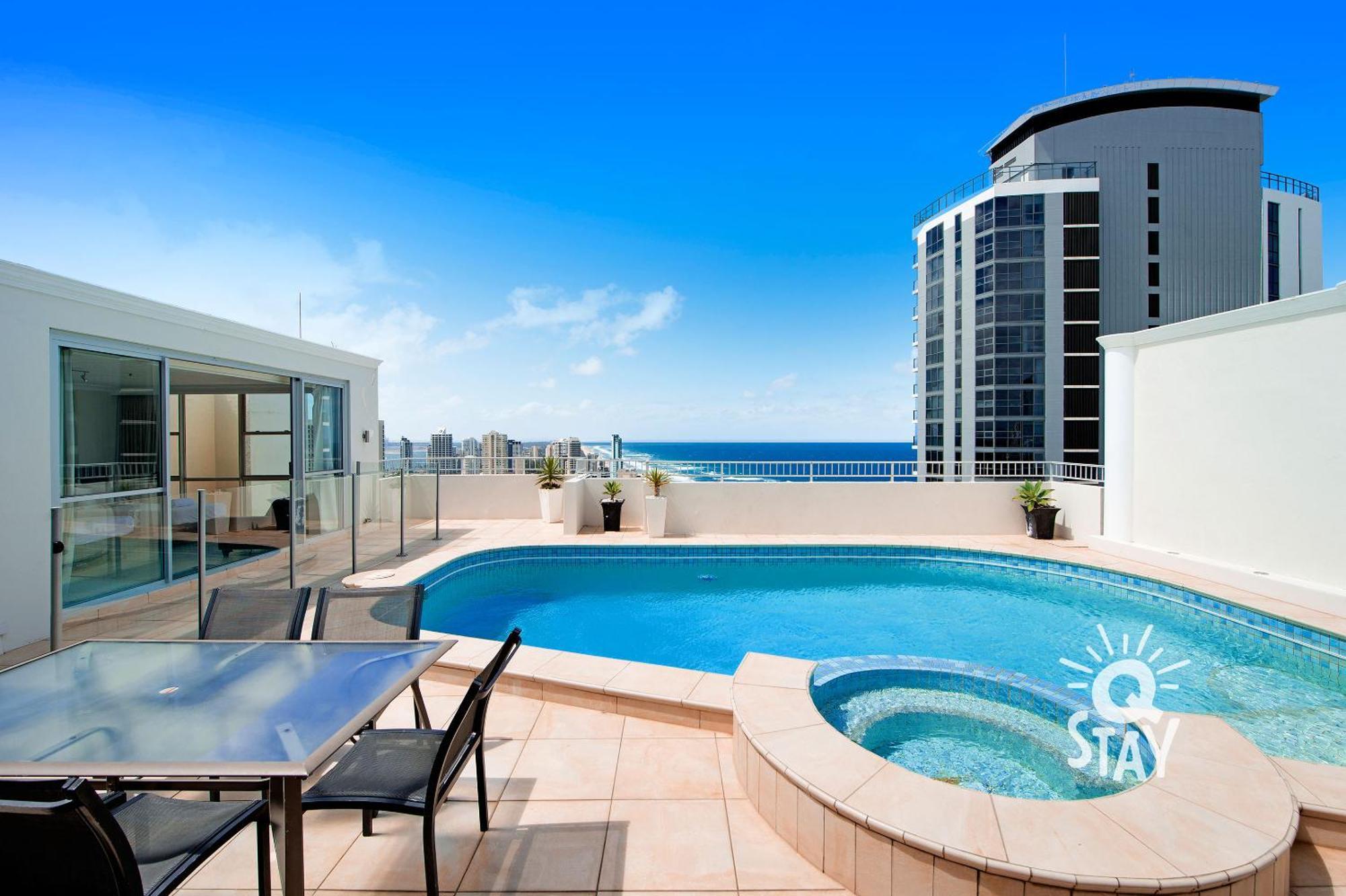 3 Bedroom Penthouse With Private Pool - Q Apartment *