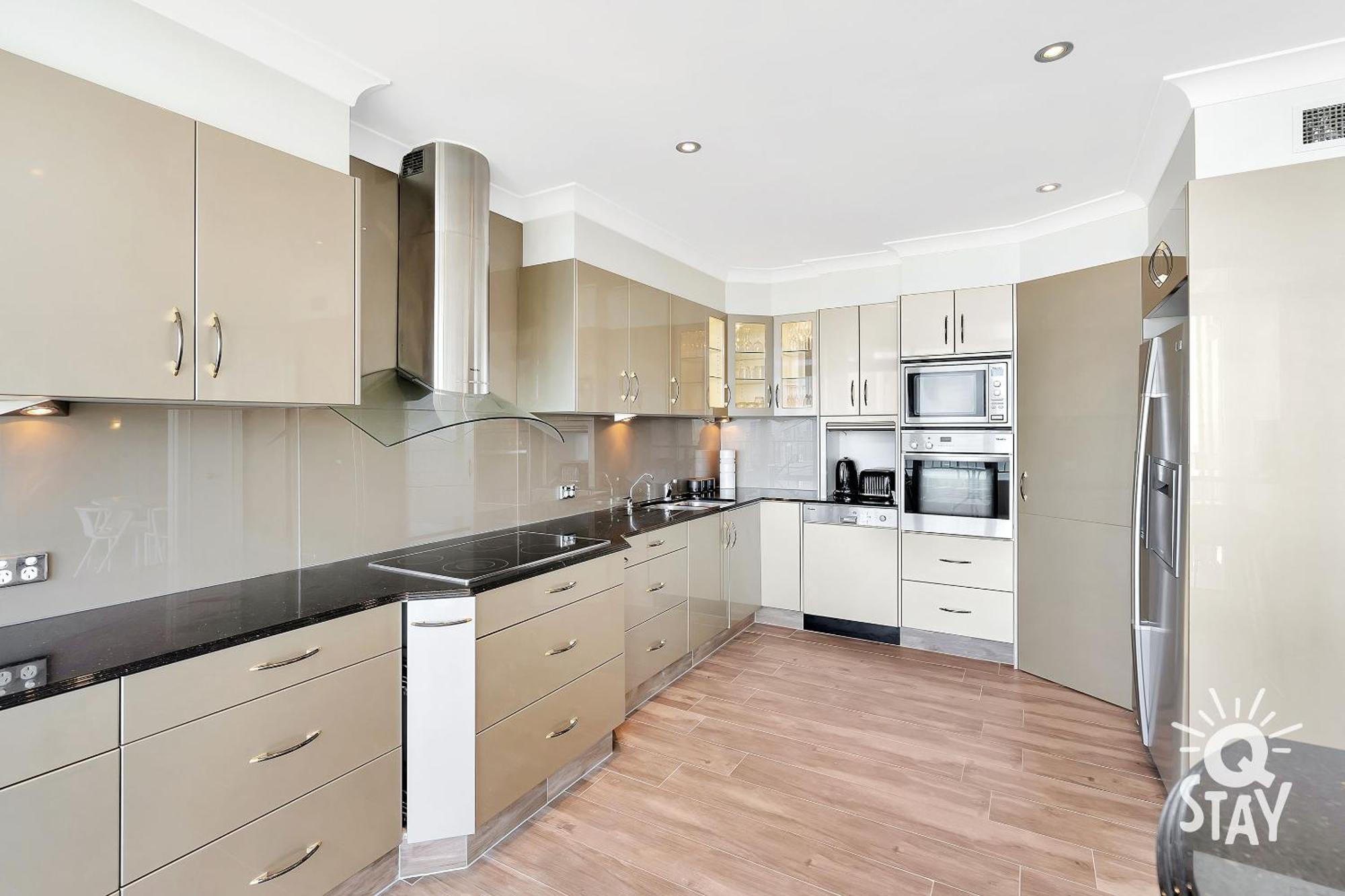 3 Bedroom Penthouse With Private Pool - Q Apartment